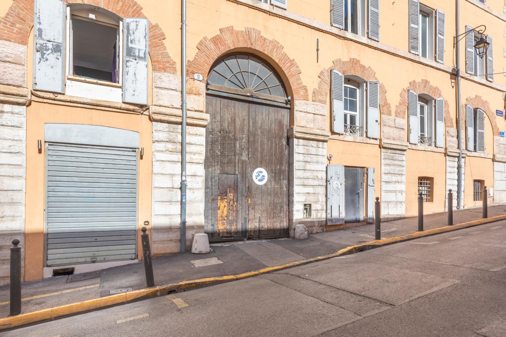 شقة Adira Marseille Panier 2 Etoiles المظهر الخارجي الصورة