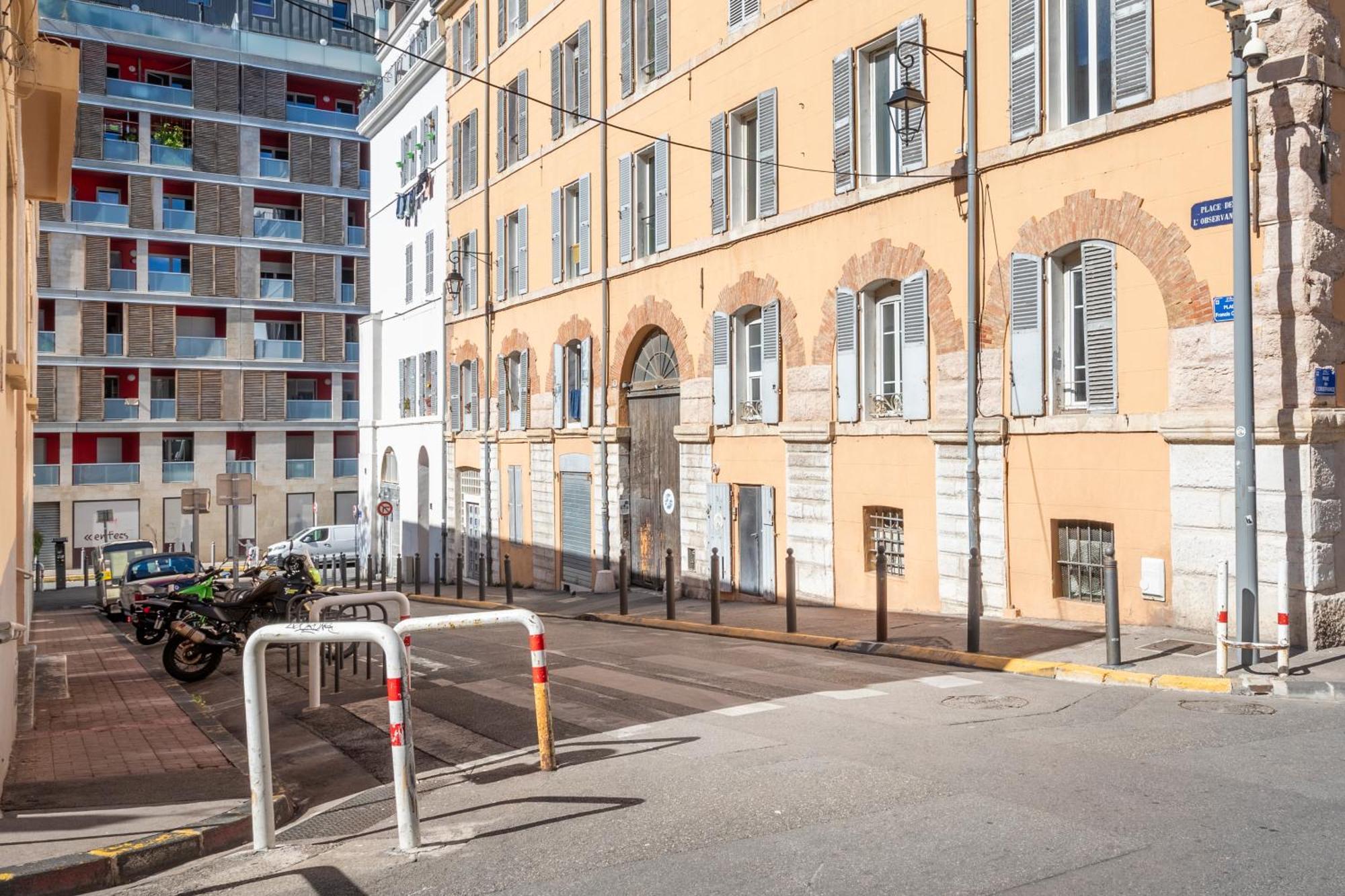 شقة Adira Marseille Panier 2 Etoiles المظهر الخارجي الصورة