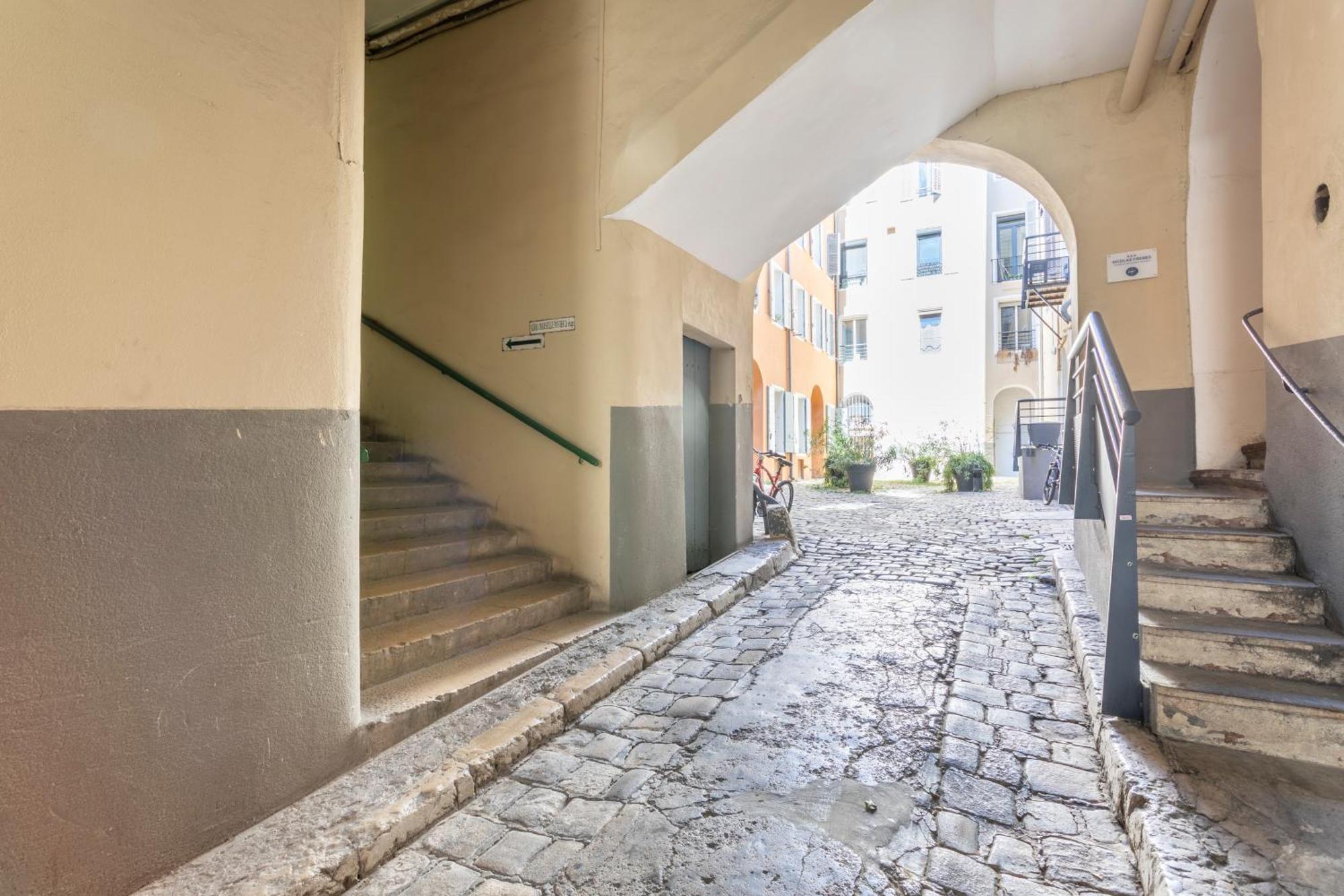 شقة Adira Marseille Panier 2 Etoiles المظهر الخارجي الصورة